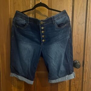 Democracy Jeans Bermuda shorts - size 16